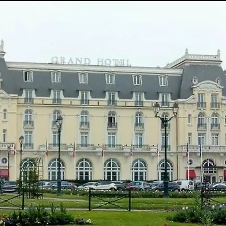 Cosy Avenue De La Апартаменты