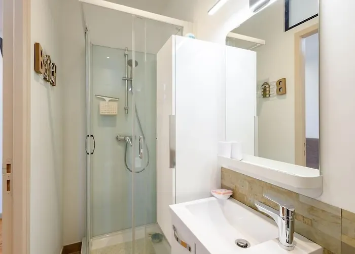 Cosy Avenue De La Apartman