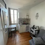 Cosy Avenue De La * كابورغ